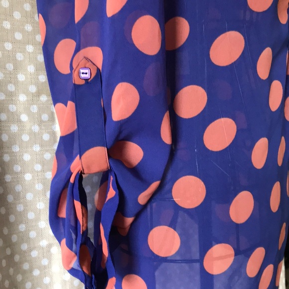 Women’s sheer high-low top - Picture 4 of 11